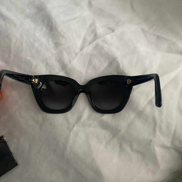 Kate spade ♠️ “cat sunglasses 🕶️ “ brand new never used, super cute - Picture 7 of 10